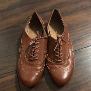 Beige/Tan shoes from Aldo.